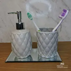 Kit Banheiro Saboneteira E Porta Escova Cinza