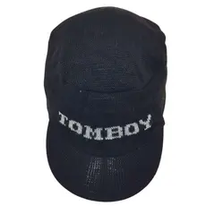 Boné Preto com Palavras em Cores Variadas - Edição Colorful Caps