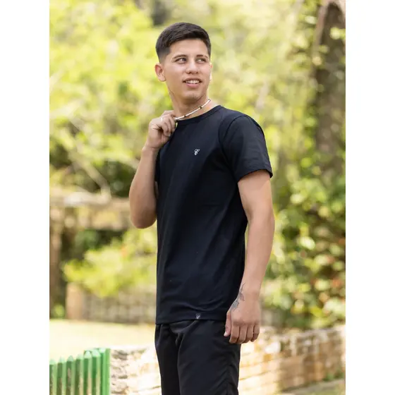 CAMISETA MASCULINA PRETO