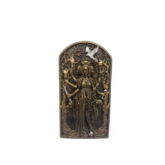 Placa Decorativa Deusa Hécate em Resina – Detalhes Rústicos