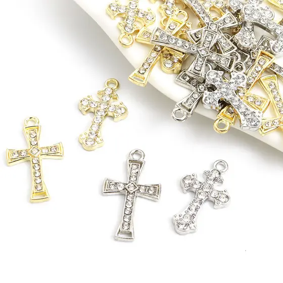 10pcs Crosses Design Crystal Rhinestone Encanta Jóias Homens E Mulheres Acessórios