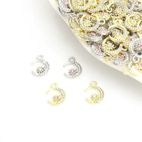 20pcs Novo ins Style Star & Moon Rhinestones Inlaid Charmes Simples Temperamento Jóias Encontrados