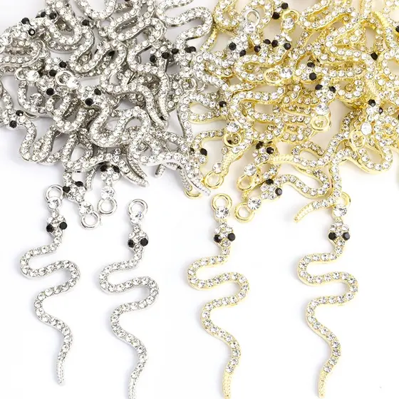 10pcs Cross-border Hot Rhinestones Inlaid Snake-shape Charms Moda Personalidade Jóias Bijuteria
