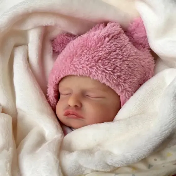 Bebê Reborn Boneca Realista Siliconada Olhos Fechados Pode Dar Banho Promoção