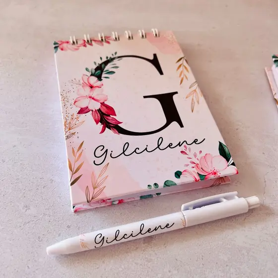 Kit Presente com Nome – Caneta + Bloco Floral Personalizado | Lembrança Útil e Exclusiva