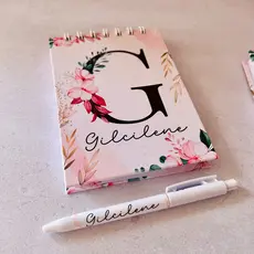 Kit Presente com Nome – Caneta + Bloco Floral Personalizado | Lembrança Útil e Exclusiva