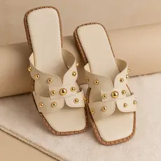 Chinelo Rasteirinha Feminina Fashion com Aplica莽玫es Douradas Sand谩lia Elegante e Confort谩vel Ver茫o