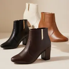 Bota Feminina Bico Fino com Ziper Lateral Cano Médio Confortável Detalhe Lateral