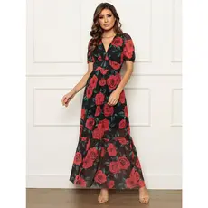 Vestido. em tule ótimo para você usar em um casamento, um batizado