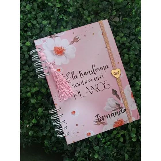 Caderno A5 personalizado com nome - 100 folhas pautadas   Caderno de anotações A5. Presente personalizado com pauta