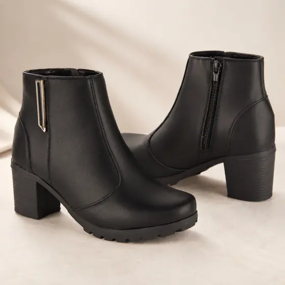 Bota Feminina Cano Curto Salto Médio Coturno Moda Detalhe Metal Confortável Promoção Original Olzzy