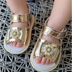 SANDALINHAS DE LUXO /MENINA DOURADA E ROSE ESPELHADA