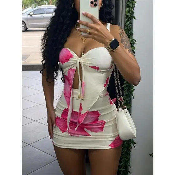 Conjunto Cropped e Saia Empina Bum Bum Mini Estampas Florais Laterais Drapeadas Tendência Creep Material