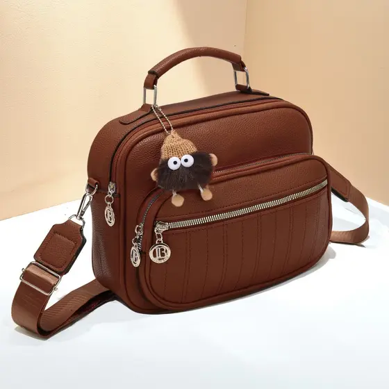 Bolsa Feminina Alça De Gorssa Transversal com Pompom LA299