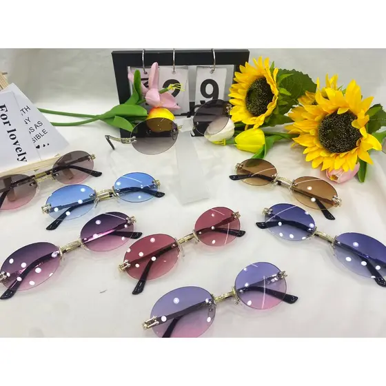 Óculos de sol ovais femininos