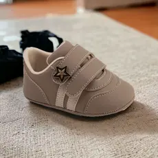Calçado de bebê para menino com duas pontas