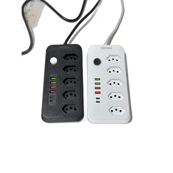 EXTENSAO FILTRO LINHA BRANCO/PRETO 2 MTS C/(5 TOMADAS TRIPOLAR)  4 SAIDAS USB E 2 TIPO C BIVOLT STARTOOLS