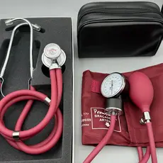 Kit de Acadêmico de Enfermagem- Estetoscópio Duplo Rappaport Premium + Esfigmomanômetro PREMIUM