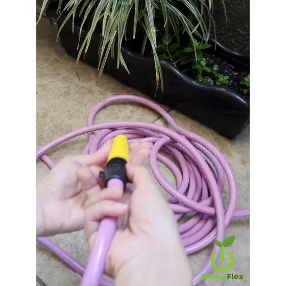 Mangueira de jardim reforçada anti torção dupla camada pronta pra uso completa com esguicho e conector