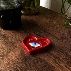 Porta jóias/cinzeiro/incensário decorativo em formato de coração com olho artesanal feito à mão com cerâmica fria