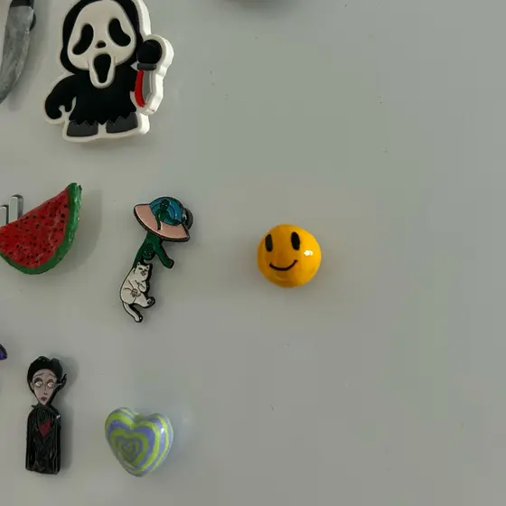 Imã de geladeira artesanal carinha feliz emoji para decoração feito à mão
