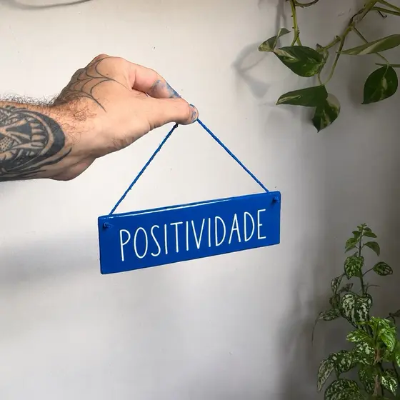 (Escolha sua frase) Placa artesanal feita à mão p/ decoração