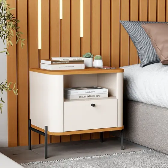 Mesa de Cabeceira Curva Gaveta 1 Nicho Pés e Puxadores em Metal 45cm Tucupí Bege Off White/Nature/Preto Off