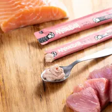 Alimento Natural Úmido P/ Hidratação de Gatos  Premium Cremoso Sabor Atum Salmão Tipo Churu Trully Meeba