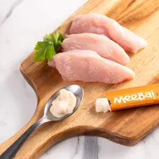 Kit Meeba! Petisco Alimento Úmido p/ Gatos Hidratação Tipo Churu Frango Atum Camarão 8x14g