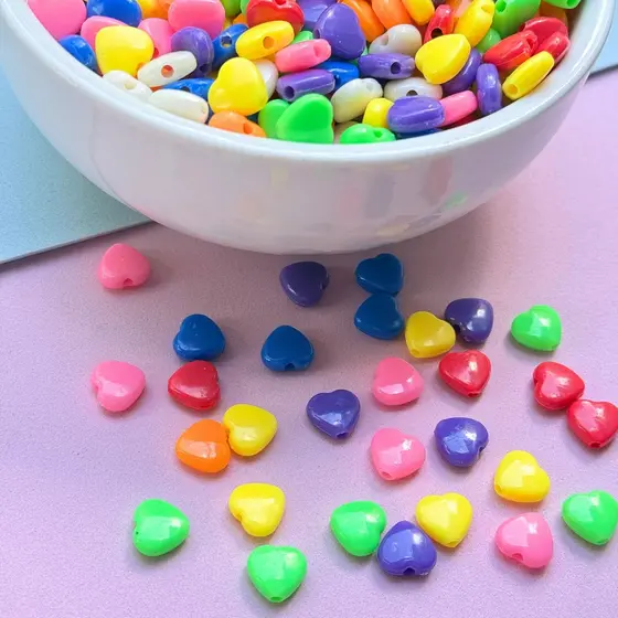 Miçanga Entremeio Coração Colorido 50Un Plástico p/ Pulseira Infantil e Artesanato DIY