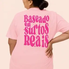 Bilhan Camiseta Oversized Estampada Plus Size Baseado em Surtos Reais