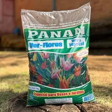 Terra Vegetal Orgânica Adubada com Húmus de minhoca pronta para plantio