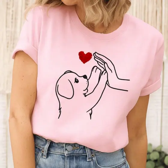 Camiseta Feminina Estampado com Love Dog
