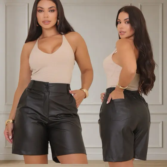 Bermuda feminina social de couro fake sintético com bolsos