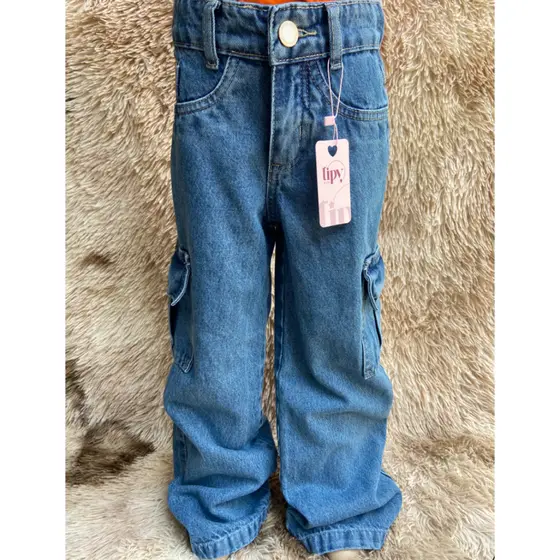Calça cargo jeans.