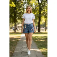 Shorts jeans, blogueira Minie.