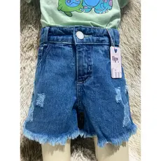 Shorts jeans, desfiado.