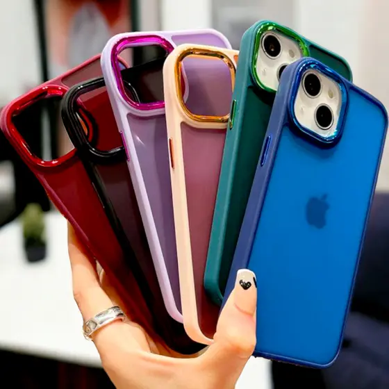 Capa Fosca Borda Colorida Para iP 7 Plus , XR , 11 , 11 Pro Max , 12 , 13 , 13 Pro e 13 Pro Max