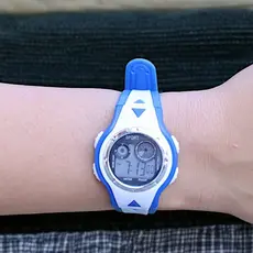 Relógio Digital Infantil com Pulseira Ajustável e Iluminação