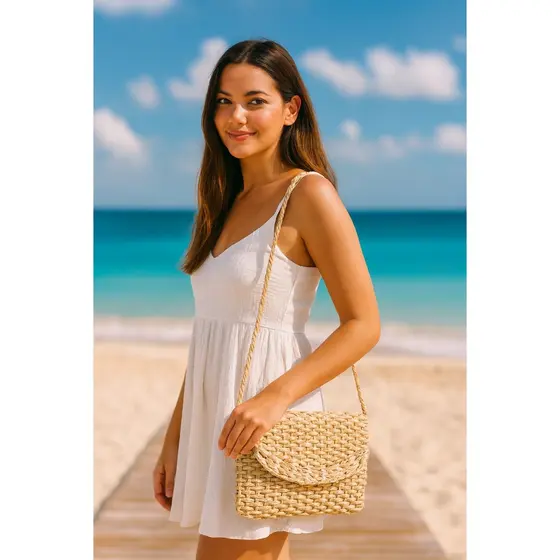 Bolsa de Palha Transversal Estilo Praia com Trama Bicolor