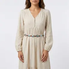 Cinto Feminino de Couro com Apliques Metálicos