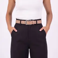 Cinto Feminino em Couro com Fivela Prateada