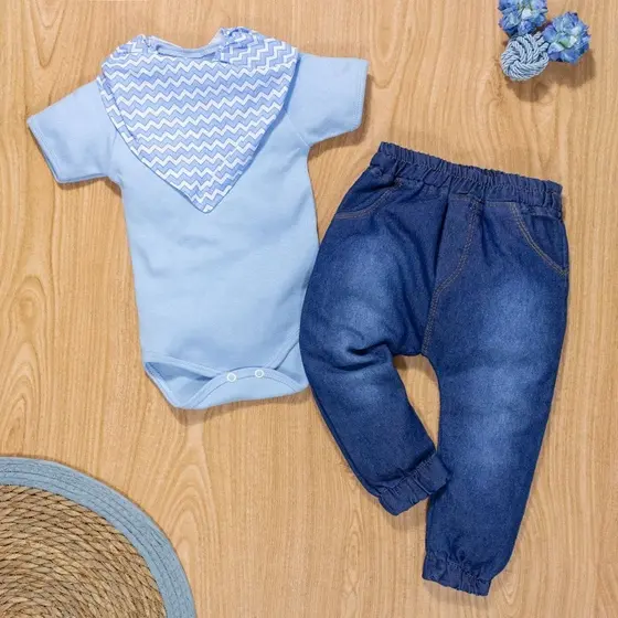 Conjunto Body Curto E Calça Jeans Com Bandana Azul Claro