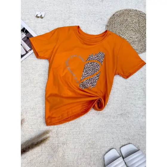 Camiseta blusa T-Shirt Feminina Algodão Gola Careca simples confortável casual padrão de coração estampa de leopardo