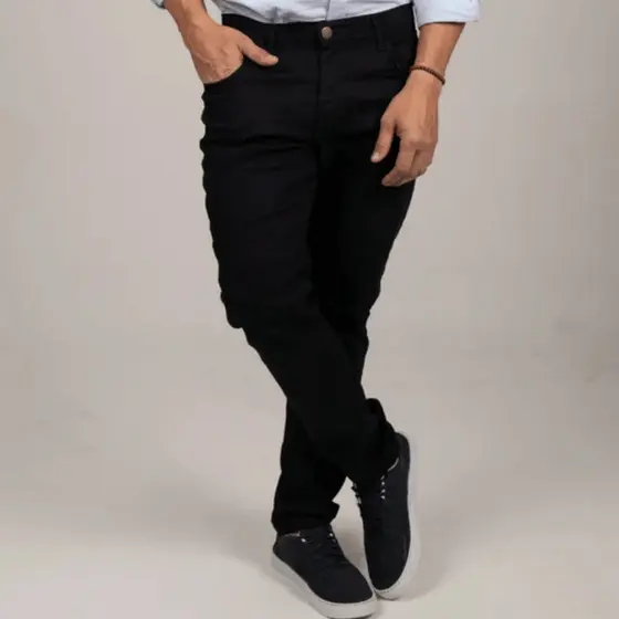 Calça Masculina Jeans Tradicional Reta Não Desbota Bolsos Funcionais com Elastano Botão com Lycra