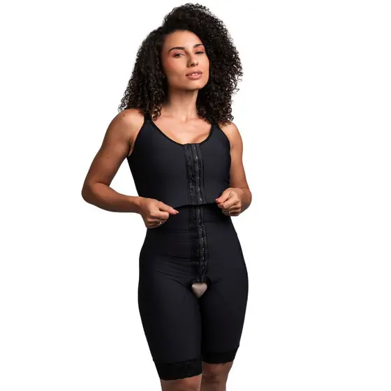 Cinta Pós Cirúrgica Short Subdividida Com Alça e Fecho Frontal Corpo Belo