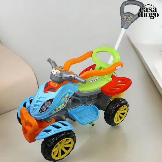 Quadriciclo Infantil Carrinho De Passeio Empurrador Moto Menina Menino Presente De Criança Colorido