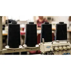 Kit Completo 4 Cones de Fio Overlock Preto – 300g Cada, Ideal para Ateliê, Confecção e Uso Diário