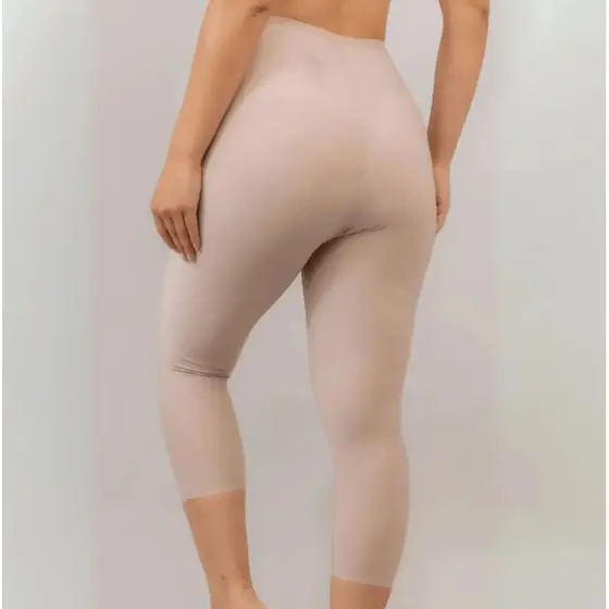 Calça Legging Modeladora Capri Segunda Pele Em Microfibra Bege e Preta Normal e Plus Size