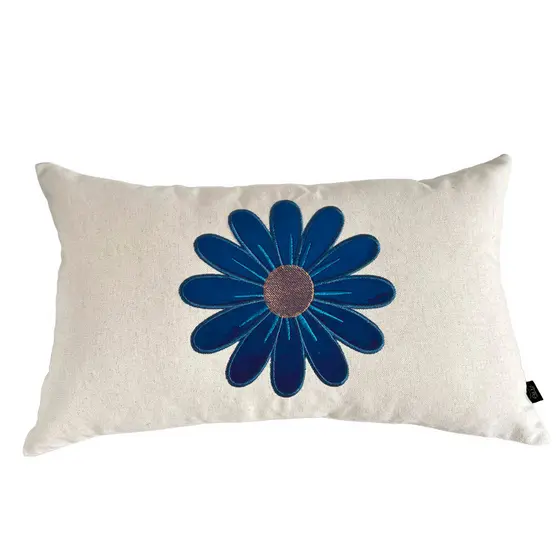 CAPA DE ALMOFADA BORDADA FLOR DA TERRA RETANGULAR AZUL MARINHO 30X50